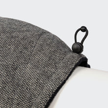 Laden Sie das Bild in den Galerie-Viewer, Cloud7 Hundemantel Brooklyn Tweed Black