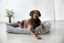 Laden Sie das Bild in den Galerie-Viewer, Orthopädisches Hundebett Cord - Fred, Grau