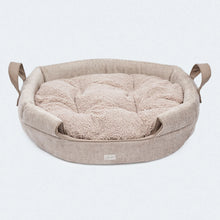 Laden Sie das Bild in den Galerie-Viewer, Hundehöhle und Hundebett Alpin beige M