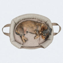 Laden Sie das Bild in den Galerie-Viewer, Hundehöhle und Hundebett Alpin beige M