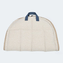 Laden Sie das Bild in den Galerie-Viewer, Leopold´s Finest Hundekissen CosyCloud beige