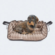 Laden Sie das Bild in den Galerie-Viewer, Leopold´s Finest Hundekissen CosyCloud braun