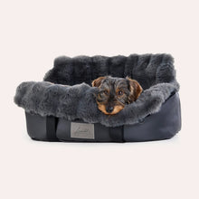 Laden Sie das Bild in den Galerie-Viewer, Leopold´s Finest Hunde-Autositz Cosy schwarz