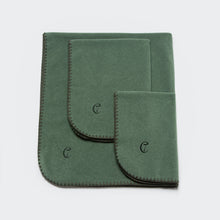 Laden Sie das Bild in den Galerie-Viewer, Cloud7 Hundedecke Soft Dusty Green