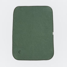 Laden Sie das Bild in den Galerie-Viewer, Cloud7 Hundedecke Soft Dusty Green