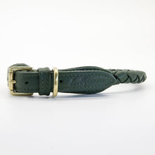Laden Sie das Bild in den Galerie-Viewer, Halsband "Criss Cross Soft" - Forest Green